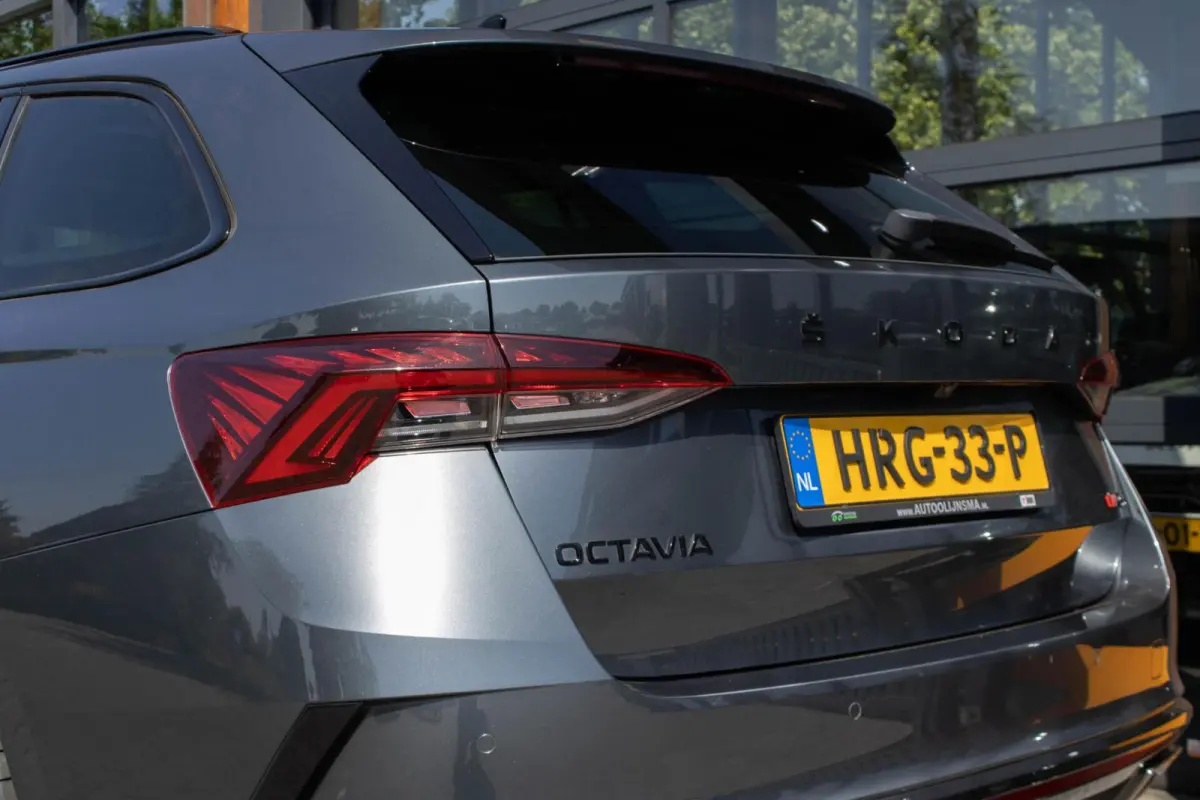 2.0 TSI RS 245 Business|Stoelverwarming Voor+Achter|HeadUp|Trekhaak|Pano|