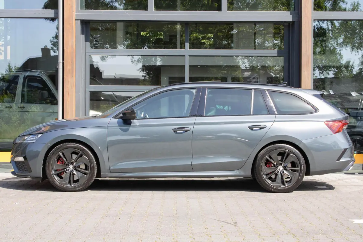 2.0 TSI RS 245 Business|Stoelverwarming Voor+Achter|HeadUp|Trekhaak|Pano|