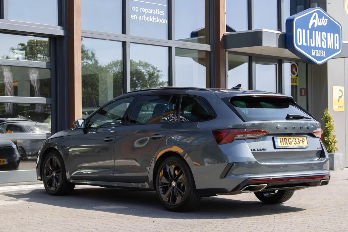 2.0 TSI RS 245 Business|Stoelverwarming Voor+Achter|HeadUp|Trekhaak|Pano|