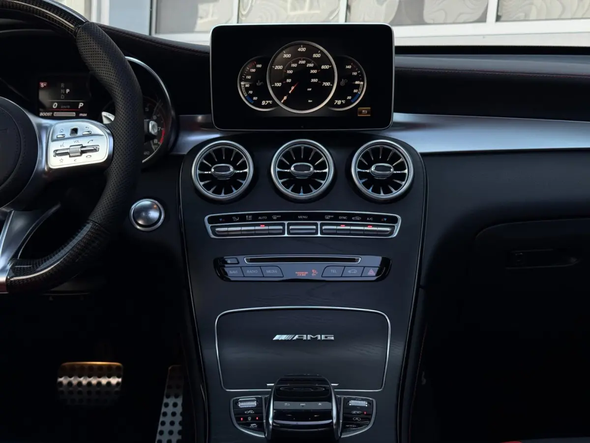 AMG 63 S 4MATIC+ / Carbon Keramisch / Memory / Burmester / Keyless / Pano / AutoPilot / Luchtvering /