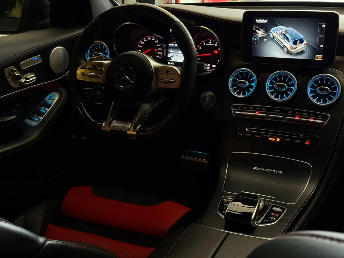 AMG 63 S 4MATIC+ / Carbon Keramisch / Memory / Burmester / Keyless / Pano / AutoPilot / Luchtvering /