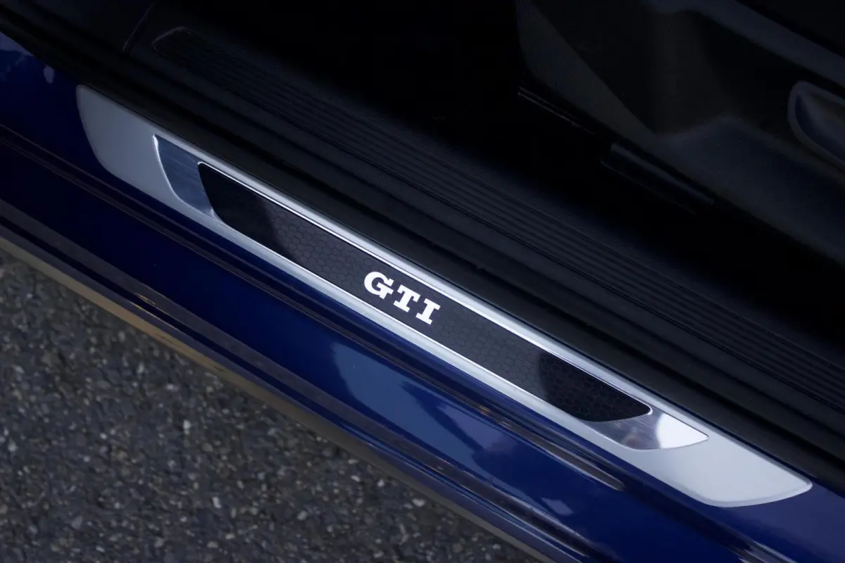 GTI | Brescia - Pano - LED - Virtual Cockpit