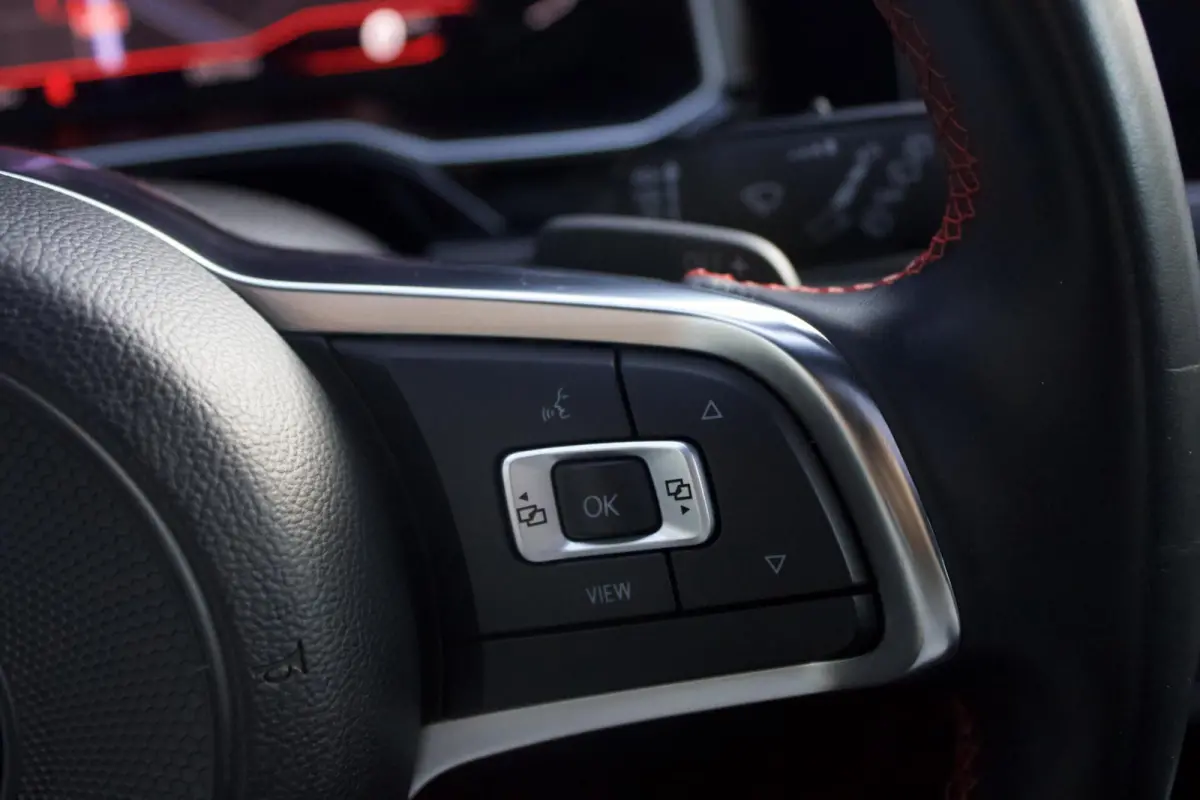 GTI | Brescia - Pano - LED - Virtual Cockpit