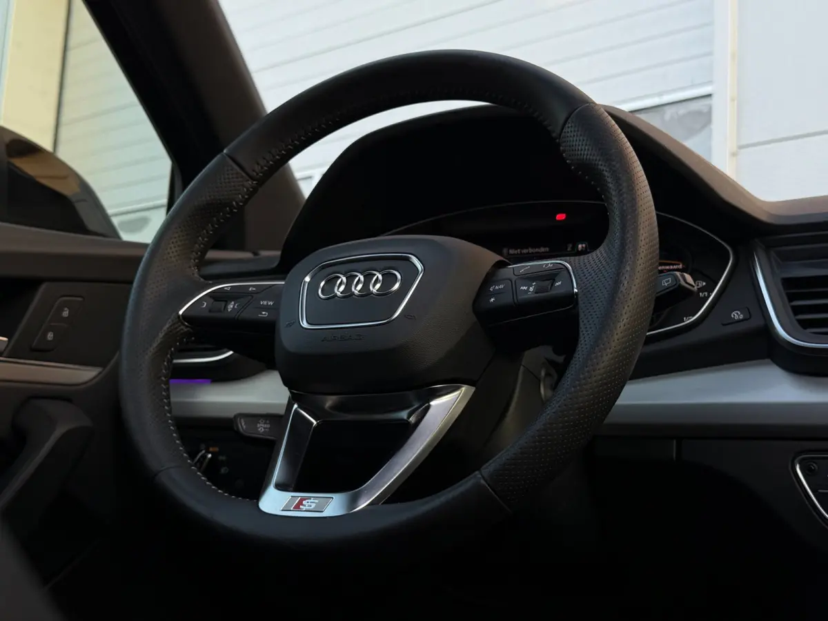 2.0 TFSI Quattro Sport / Trekhaak / Luchtvering / Carplay / Pano / Sfeerver / Keyless / Camera / Adaptive Cruise / Virtual
