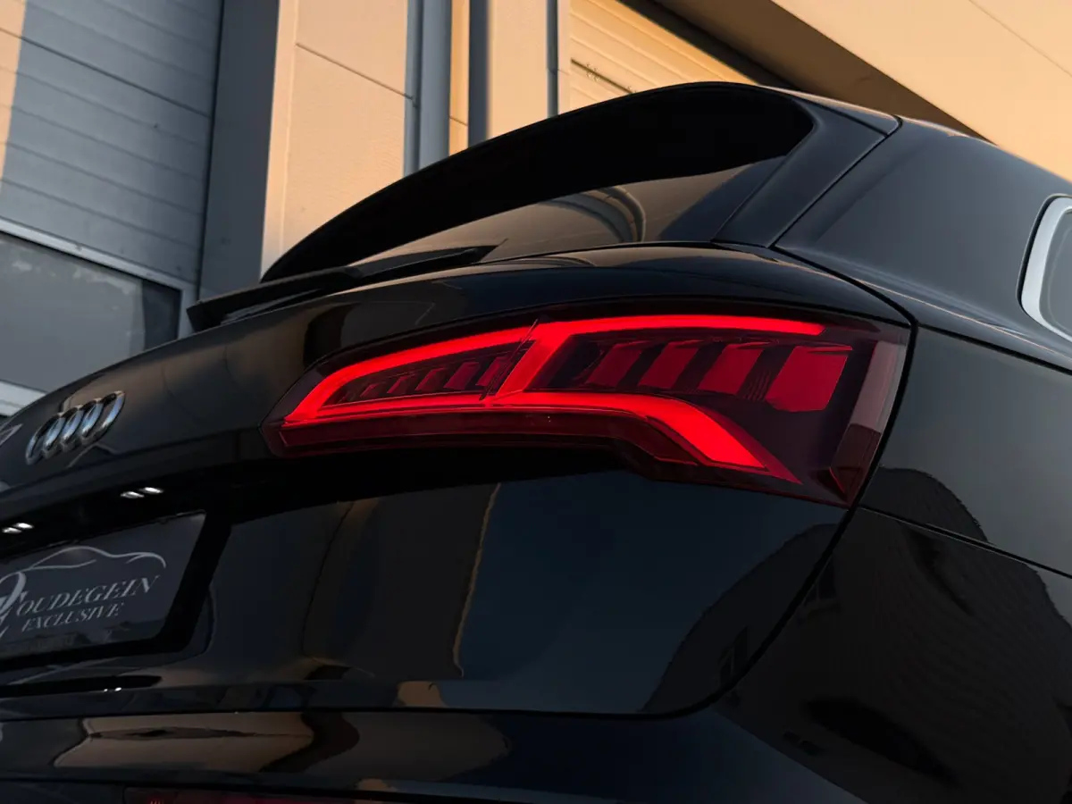 2.0 TFSI Quattro Sport / Trekhaak / Luchtvering / Carplay / Pano / Sfeerver / Keyless / Camera / Adaptive Cruise / Virtual