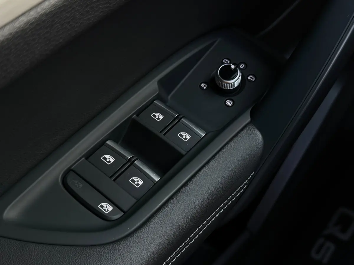 2.0 TFSI Quattro Sport / Trekhaak / Luchtvering / Carplay / Pano / Sfeerver / Keyless / Camera / Adaptive Cruise / Virtual