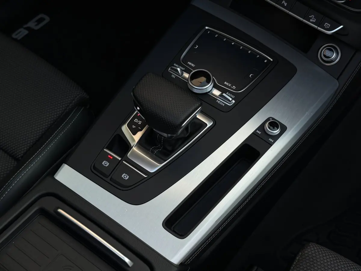 2.0 TFSI Quattro Sport / Trekhaak / Luchtvering / Carplay / Pano / Sfeerver / Keyless / Camera / Adaptive Cruise / Virtual