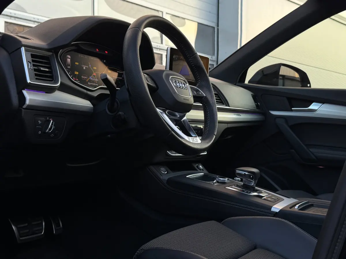 2.0 TFSI Quattro Sport / Trekhaak / Luchtvering / Carplay / Pano / Sfeerver / Keyless / Camera / Adaptive Cruise / Virtual