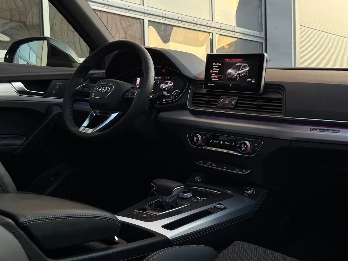 2.0 TFSI Quattro Sport / Trekhaak / Luchtvering / Carplay / Pano / Sfeerver / Keyless / Camera / Adaptive Cruise / Virtual