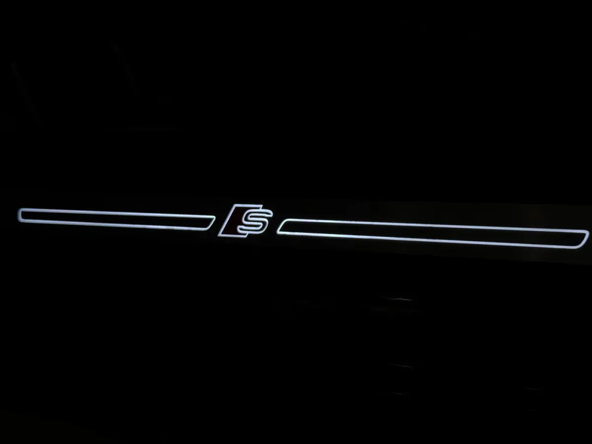 2.0 TFSI Quattro Sport / Trekhaak / Luchtvering / Carplay / Pano / Sfeerver / Keyless / Camera / Adaptive Cruise / Virtual