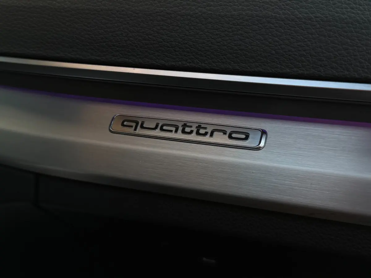 2.0 TFSI Quattro Sport / Trekhaak / Luchtvering / Carplay / Pano / Sfeerver / Keyless / Camera / Adaptive Cruise / Virtual