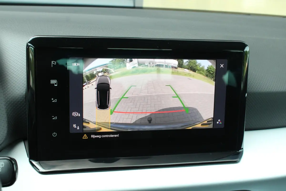 1.0 TSI 95pk Style Business Intense | Stoelverwarming | Trekhaak | Parkeersensoren Voor/ Achter | Camera | Airco Automatische | Cruise Control