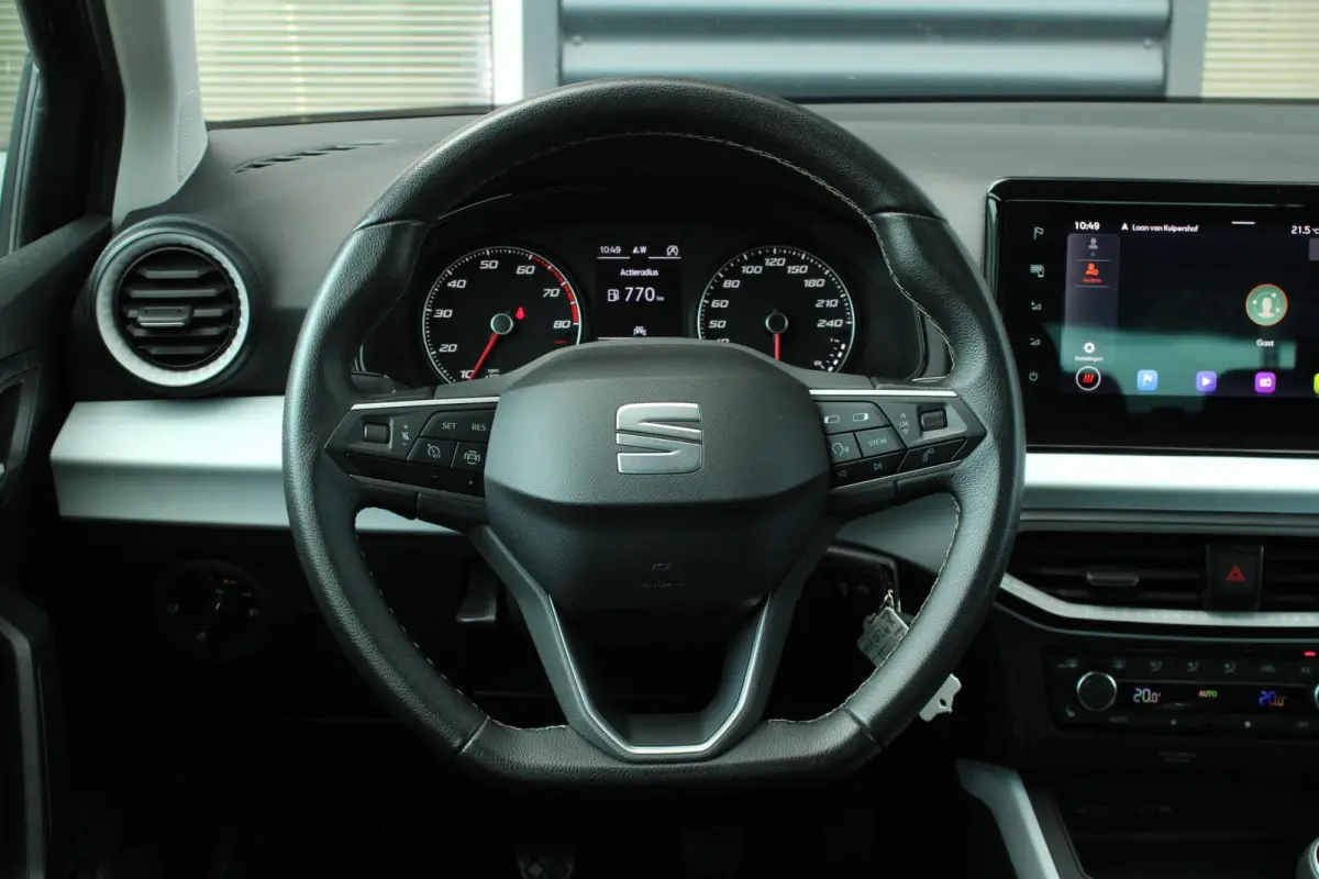 1.0 TSI 95pk Style Business Intense | Stoelverwarming | Trekhaak | Parkeersensoren Voor/ Achter | Camera | Airco Automatische | Cruise Control