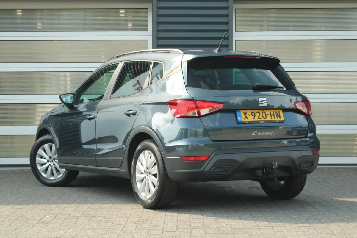 1.0 TSI 95pk Style Business Intense | Stoelverwarming | Trekhaak | Parkeersensoren Voor/ Achter | Camera | Airco Automatische | Cruise Control