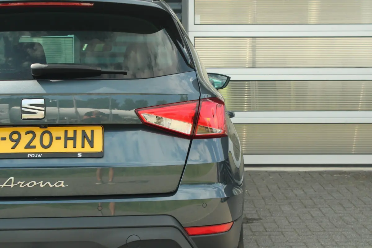 1.0 TSI 95pk Style Business Intense | Stoelverwarming | Trekhaak | Parkeersensoren Voor/ Achter | Camera | Airco Automatische | Cruise Control