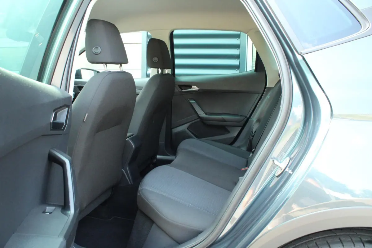 1.0 TSI 95pk Style Business Intense | Stoelverwarming | Trekhaak | Parkeersensoren Voor/ Achter | Camera | Airco Automatische | Cruise Control