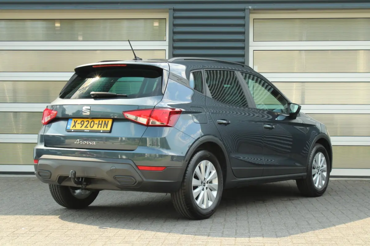 1.0 TSI 95pk Style Business Intense | Stoelverwarming | Trekhaak | Parkeersensoren Voor/ Achter | Camera | Airco Automatische | Cruise Control