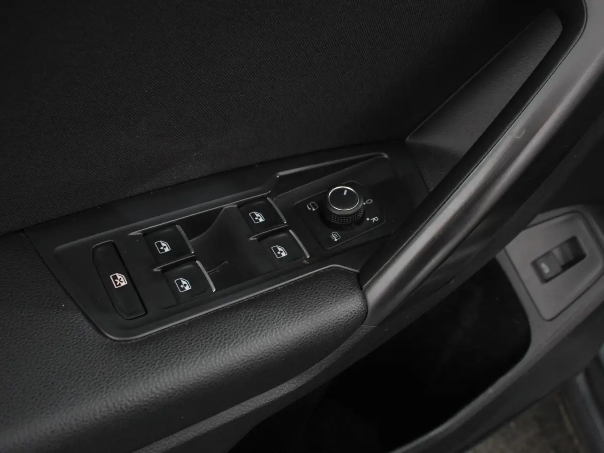 1.5 TSI Highline All-space 7p. Panorama dak Adaptive cruise control Climate control LED Parkeersensoren Achteruitrijd camera Trekhaak Navigatie Voorstoelen verwarmd Apple Carplay/ Android Au