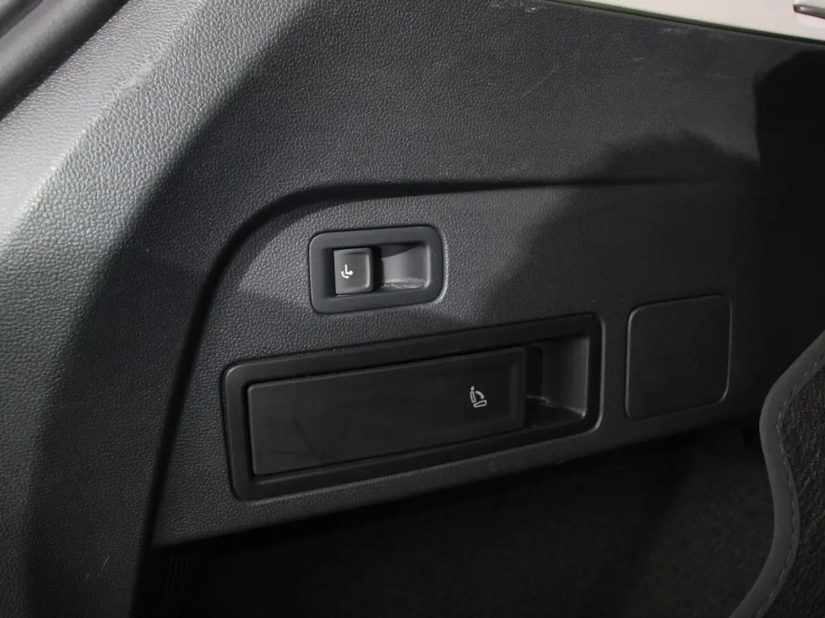 1.5 TSI Highline All-space 7p. Panorama dak Adaptive cruise control Climate control LED Parkeersensoren Achteruitrijd camera Trekhaak Navigatie Voorstoelen verwarmd Apple Carplay/ Android Au