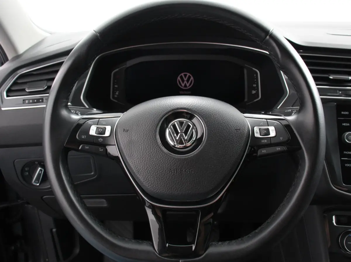 1.5 TSI Highline All-space 7p. Panorama dak Adaptive cruise control Climate control LED Parkeersensoren Achteruitrijd camera Trekhaak Navigatie Voorstoelen verwarmd Apple Carplay/ Android Au