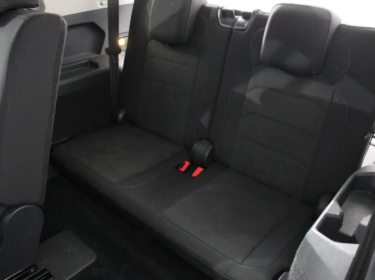 1.5 TSI Highline All-space 7p. Panorama dak Adaptive cruise control Climate control LED Parkeersensoren Achteruitrijd camera Trekhaak Navigatie Voorstoelen verwarmd Apple Carplay/ Android Au