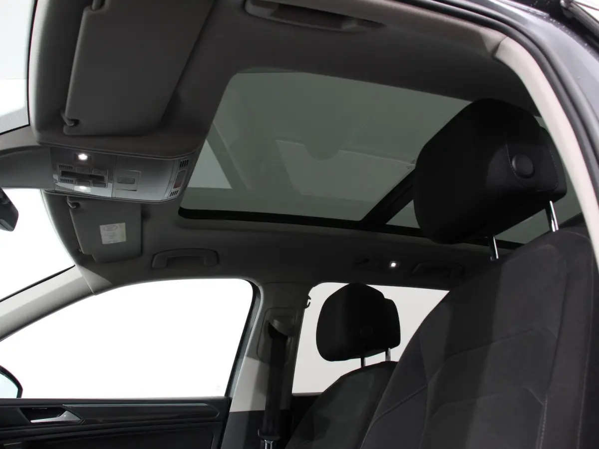 1.5 TSI Highline All-space 7p. Panorama dak Adaptive cruise control Climate control LED Parkeersensoren Achteruitrijd camera Trekhaak Navigatie Voorstoelen verwarmd Apple Carplay/ Android Au