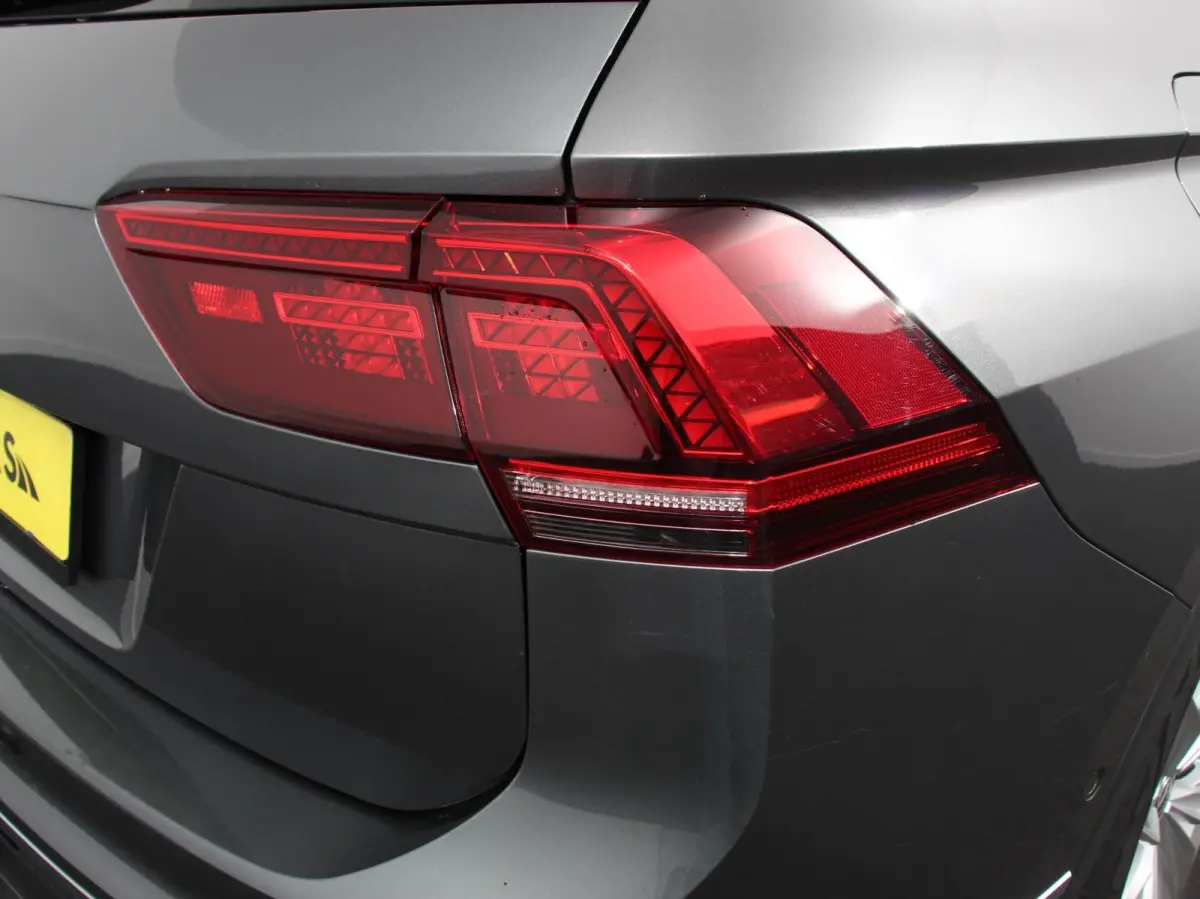 1.5 TSI Highline All-space 7p. Panorama dak Adaptive cruise control Climate control LED Parkeersensoren Achteruitrijd camera Trekhaak Navigatie Voorstoelen verwarmd Apple Carplay/ Android Au