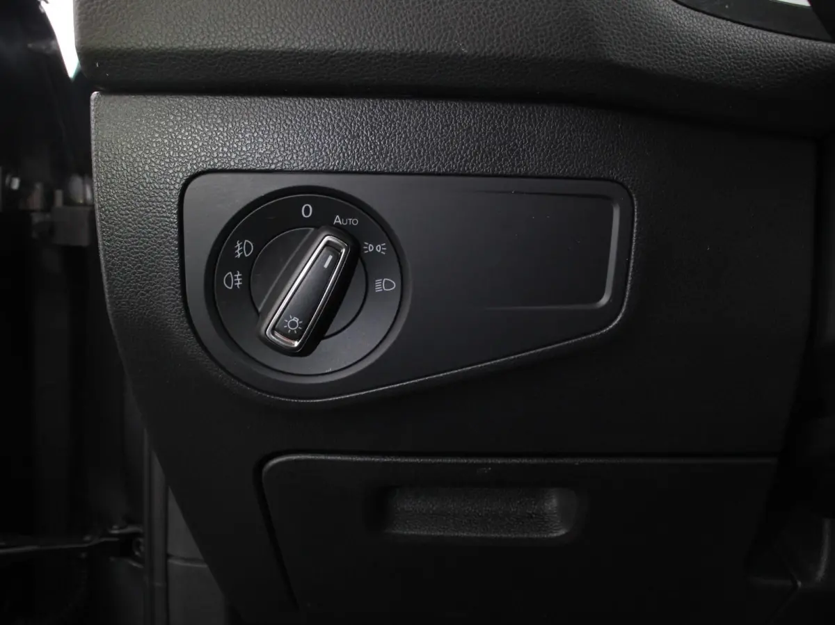 1.5 TSI Highline All-space 7p. Panorama dak Adaptive cruise control Climate control LED Parkeersensoren Achteruitrijd camera Trekhaak Navigatie Voorstoelen verwarmd Apple Carplay/ Android Au