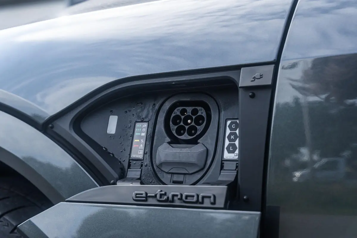 55 408pk quattro S Edition Competition 115 kWh | SoH 98% | Panoramadak | B&O Premium | Adaptive Cruise | Climatronic | Sportstoelen Plus