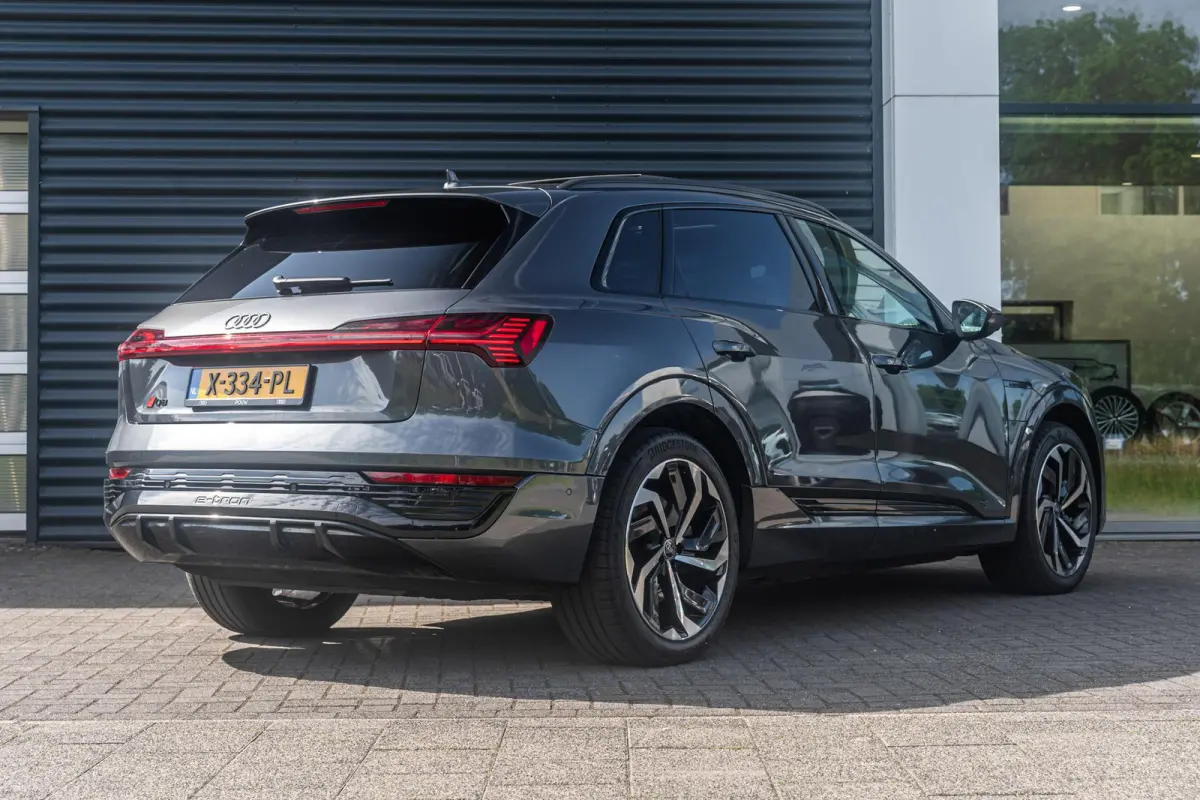 55 408pk quattro S Edition Competition 115 kWh | SoH 98% | Panoramadak | B&O Premium | Adaptive Cruise | Climatronic | Sportstoelen Plus