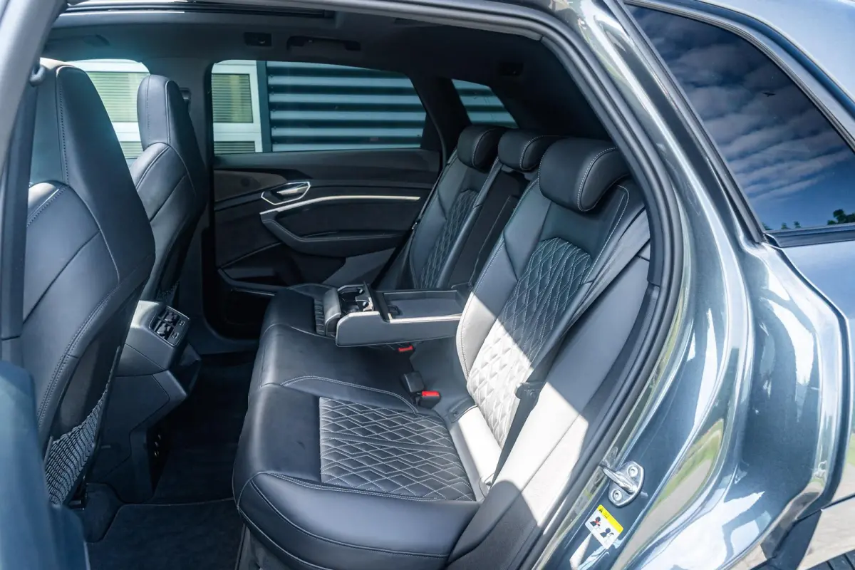 55 408pk quattro S Edition Competition 115 kWh | SoH 98% | Panoramadak | B&O Premium | Adaptive Cruise | Climatronic | Sportstoelen Plus