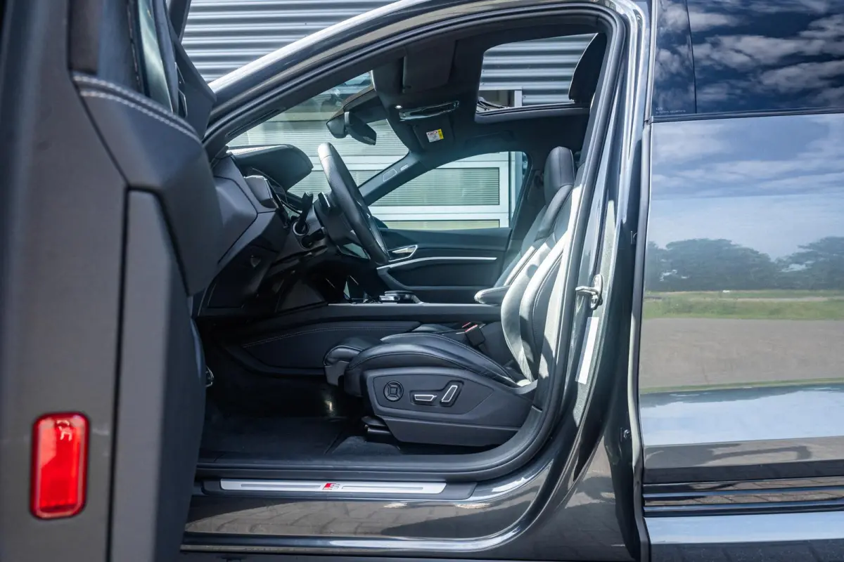55 408pk quattro S Edition Competition 115 kWh | SoH 98% | Panoramadak | B&O Premium | Adaptive Cruise | Climatronic | Sportstoelen Plus