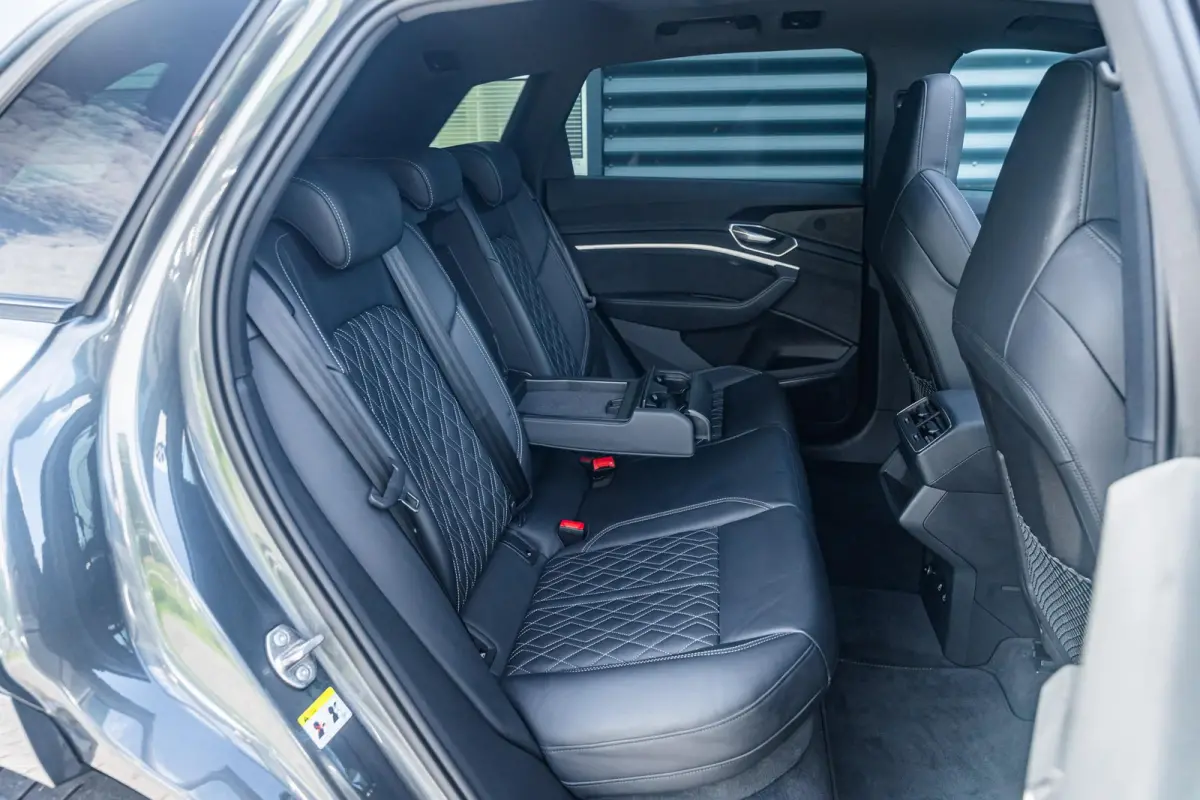 55 408pk quattro S Edition Competition 115 kWh | SoH 98% | Panoramadak | B&O Premium | Adaptive Cruise | Climatronic | Sportstoelen Plus