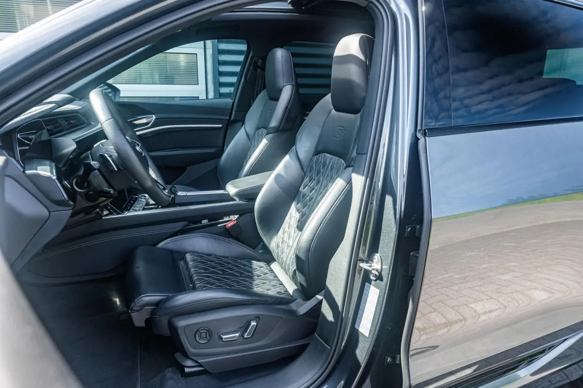 55 408pk quattro S Edition Competition 115 kWh | SoH 98% | Panoramadak | B&O Premium | Adaptive Cruise | Climatronic | Sportstoelen Plus