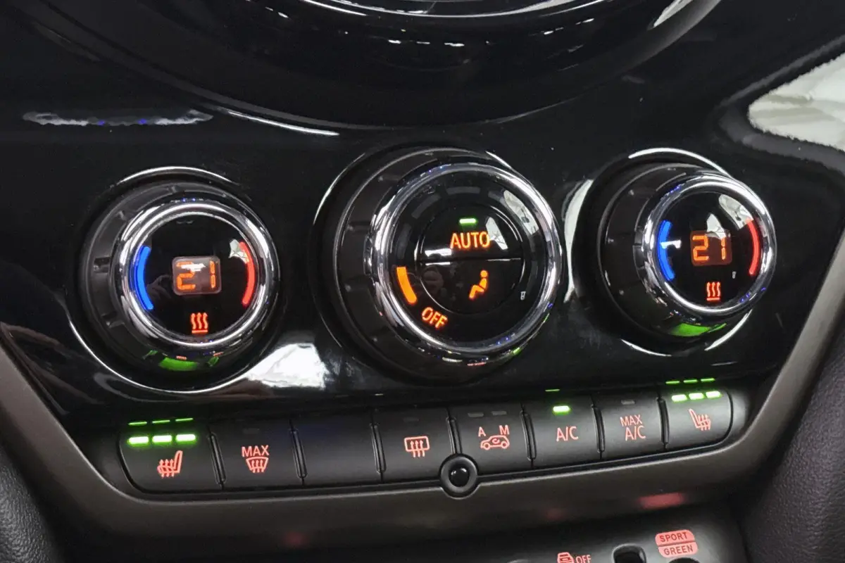 1.5 Cooper ALL4 Classic Stoelverwarming Achteruitrijcamera Apple CarPlay
