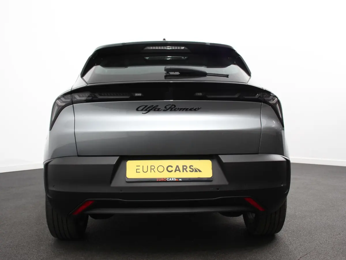 Elettrica Automaat 156PK Adaptieve Cruise Control LMV 18 inch Full Led Matrix Parkeer sensoren Navigatie Apple Carplay / Android auto  Climate Control