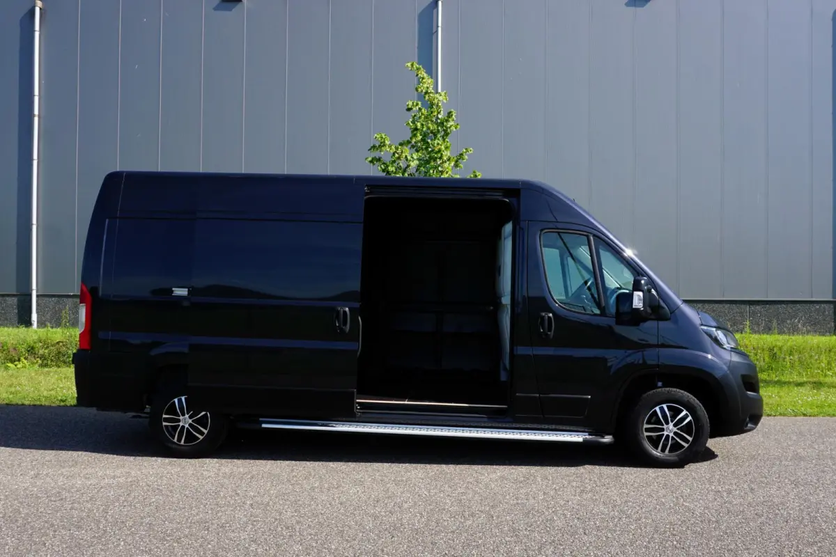 2.2 BlueHDi 165 L3H2 3.5t in nieuwstaat |Trekhaak |Camera |Cruise |Navi |Metallic |Climate control |165 pk |EURO6D |1e eigenaar |3500 KG |Carplay |Android auto