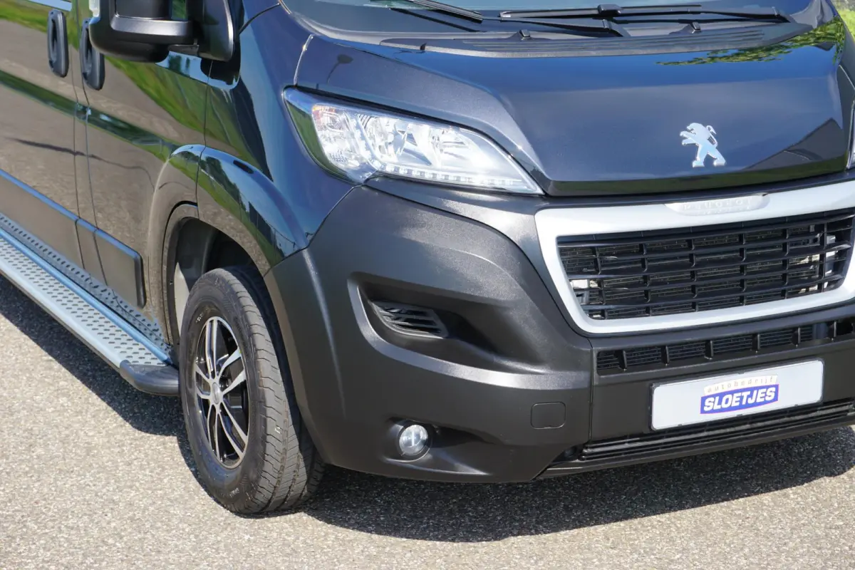 2.2 BlueHDi 165 L3H2 3.5t in nieuwstaat |Trekhaak |Camera |Cruise |Navi |Metallic |Climate control |165 pk |EURO6D |1e eigenaar |3500 KG |Carplay |Android auto