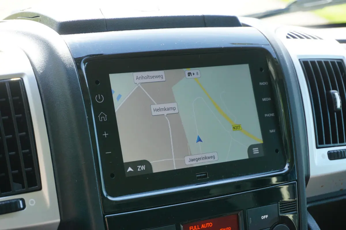 2.2 BlueHDi 165 L3H2 3.5t in nieuwstaat |Trekhaak |Camera |Cruise |Navi |Metallic |Climate control |165 pk |EURO6D |1e eigenaar |3500 KG |Carplay |Android auto