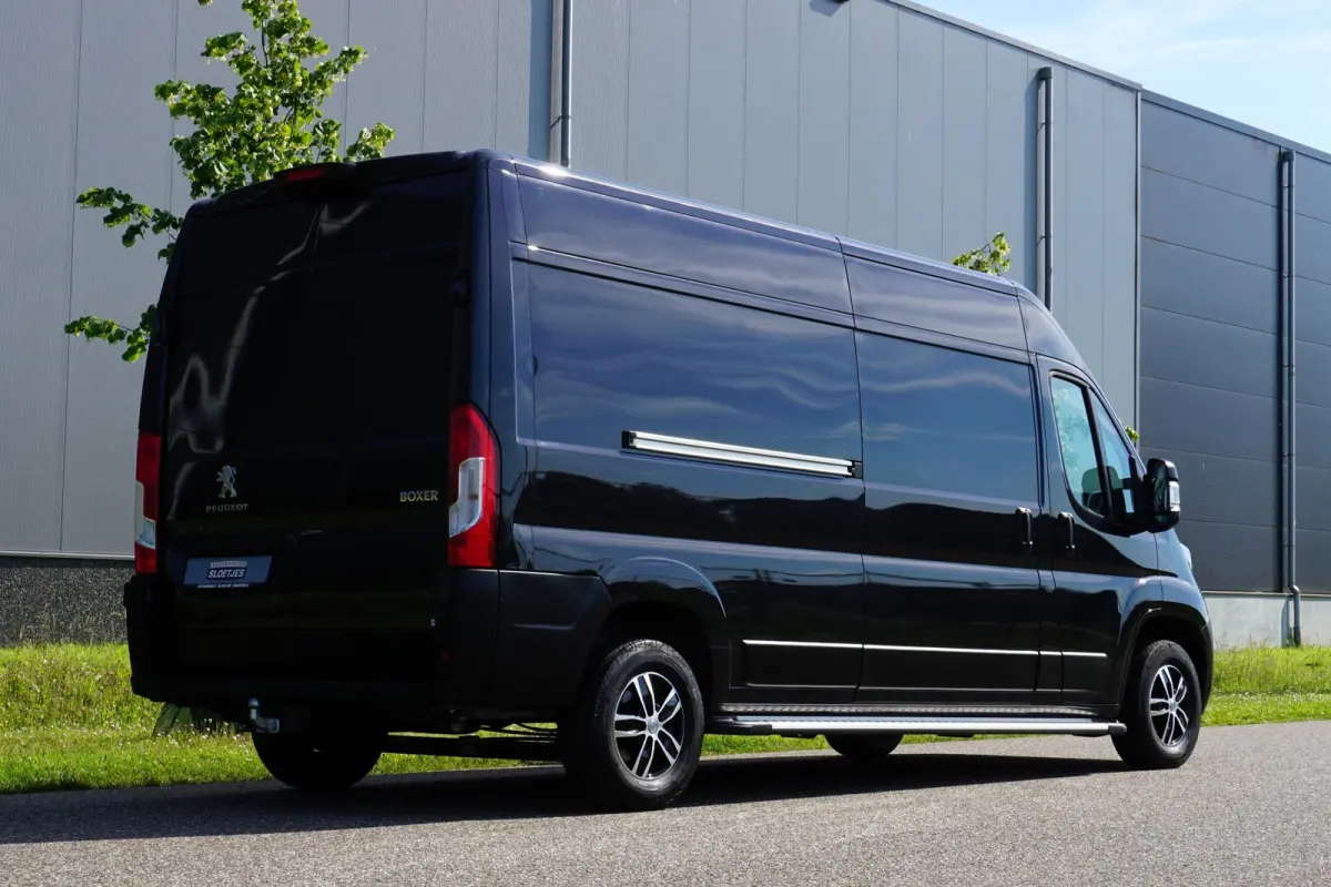 2.2 BlueHDi 165 L3H2 3.5t in nieuwstaat |Trekhaak |Camera |Cruise |Navi |Metallic |Climate control |165 pk |EURO6D |1e eigenaar |3500 KG |Carplay |Android auto