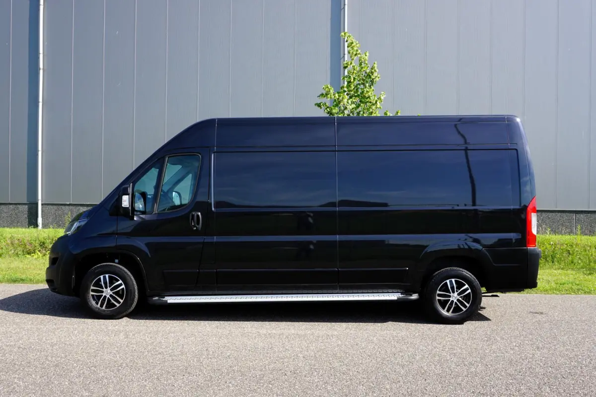 2.2 BlueHDi 165 L3H2 3.5t in nieuwstaat |Trekhaak |Camera |Cruise |Navi |Metallic |Climate control |165 pk |EURO6D |1e eigenaar |3500 KG |Carplay |Android auto