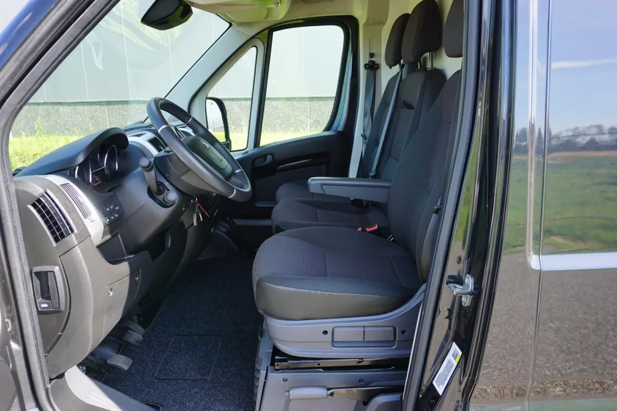 2.2 BlueHDi 165 L3H2 3.5t in nieuwstaat |Trekhaak |Camera |Cruise |Navi |Metallic |Climate control |165 pk |EURO6D |1e eigenaar |3500 KG |Carplay |Android auto