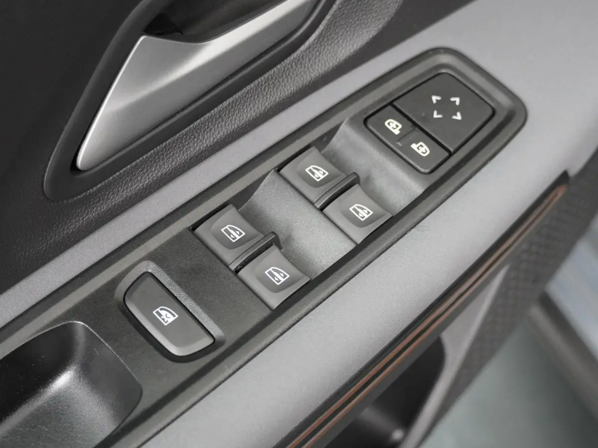 hybrid 140 extreme 7-zits | Media Nav | Pack Assist |