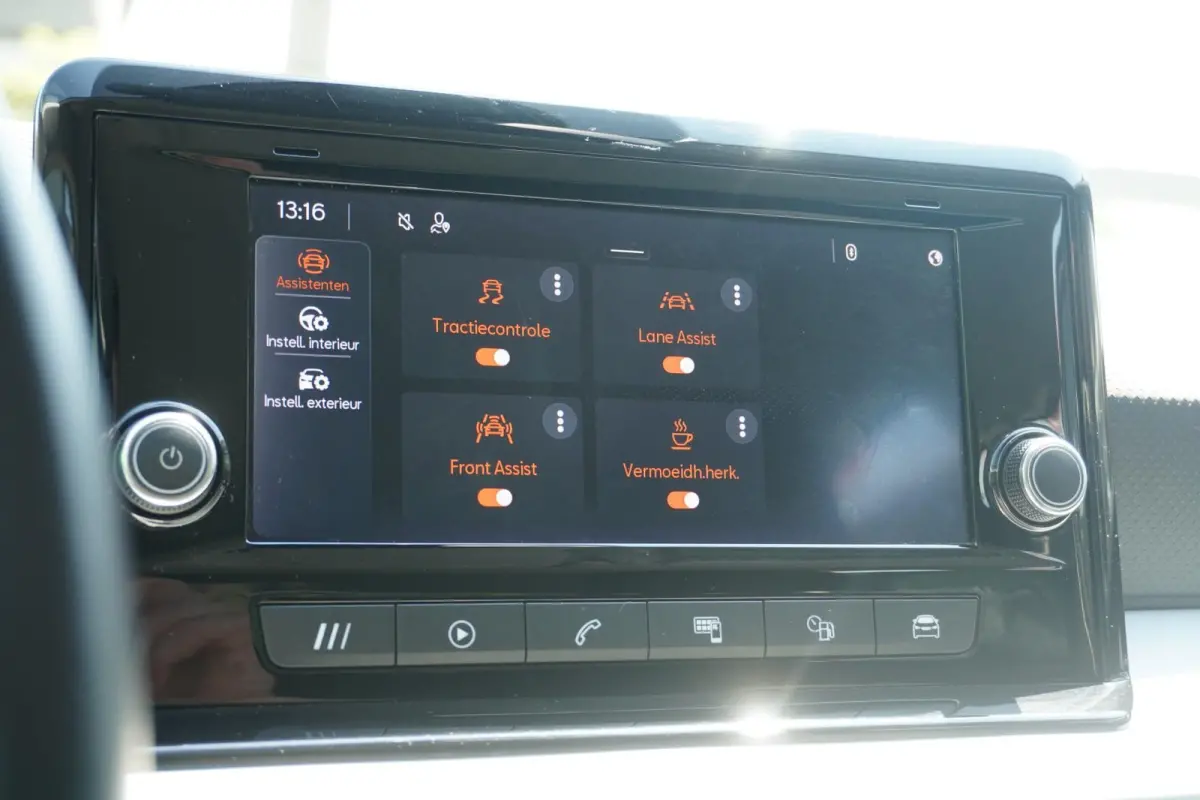 1.0 EcoTSI 95pk Style | Climatronic | FullLink | PDC Achter