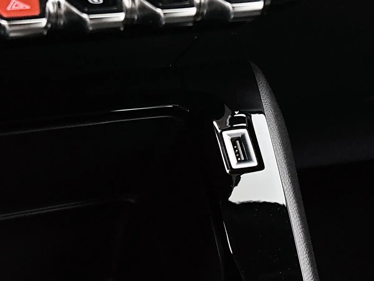 EV Active 50 kWh | Apple Carplay/ Android Auto | ACCU 97%| Parkeersensoren Achter | Climate Control |