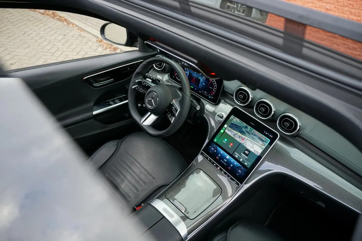300 e AMG Line *NL AUTO*  PANO / TREKHAAK / LEDER / SFEERVERLICHTING