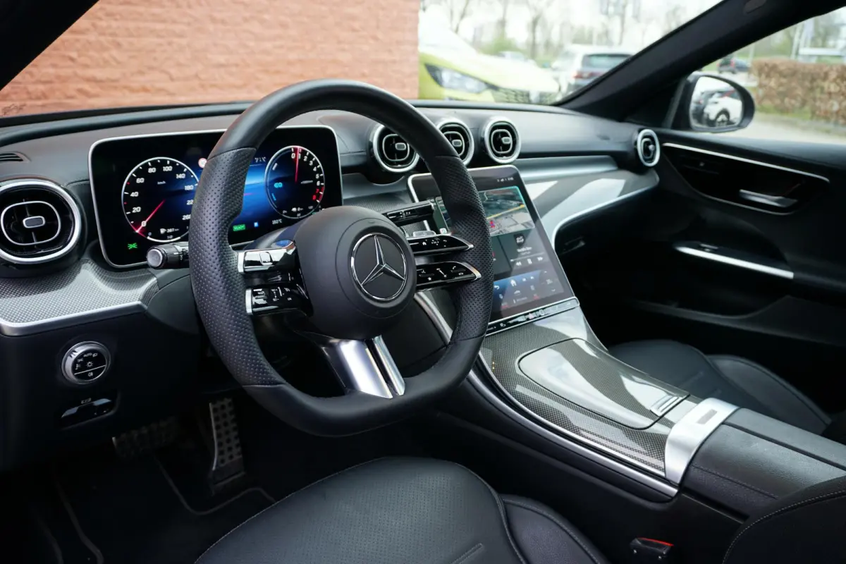 300 e AMG Line *NL AUTO*  PANO / TREKHAAK / LEDER / SFEERVERLICHTING