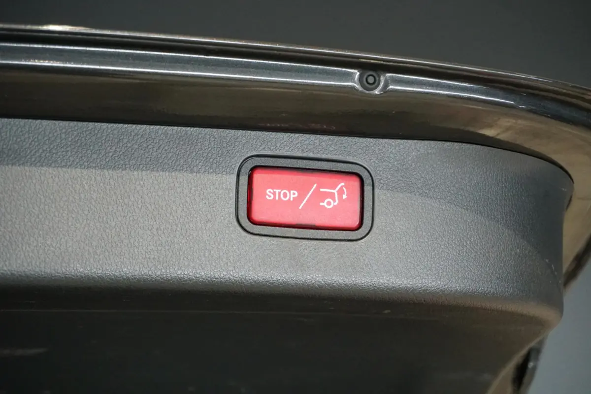 300 e AMG Line *NL AUTO*  PANO / TREKHAAK / LEDER / SFEERVERLICHTING