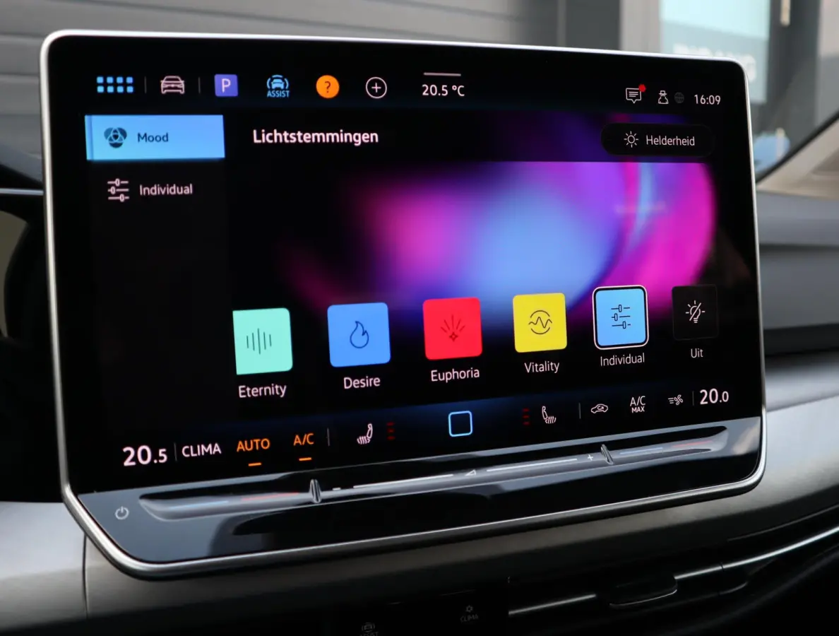 1.5 eTSI Life Edition | Trekhaak | Black | Stuur en  Stoelverwarming