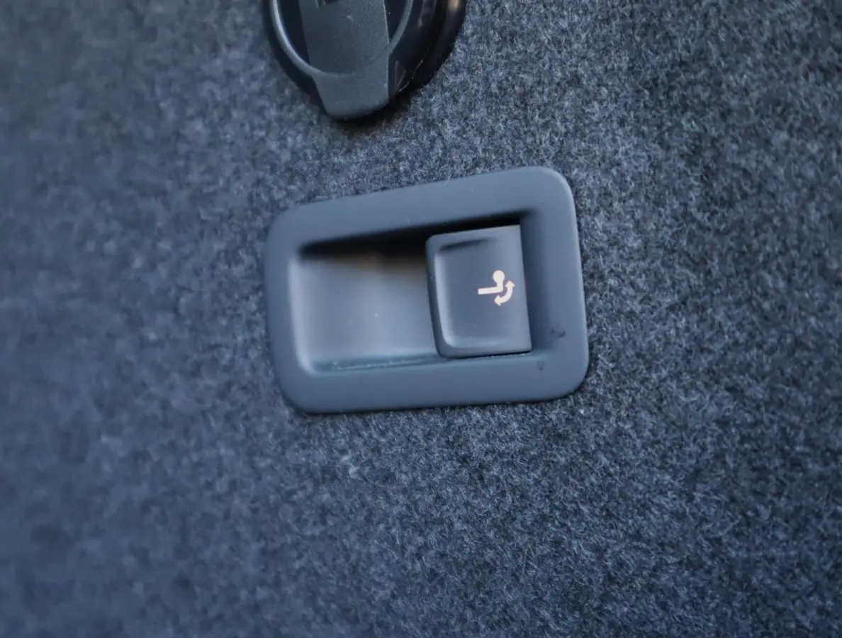 1.5 eTSI Life Edition | Trekhaak | Black | Stuur en  Stoelverwarming